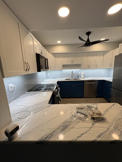 Kitchen With Undercabinet Lights